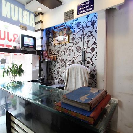 Hotel Arjun Nowe Delhi Zewnętrze zdjęcie