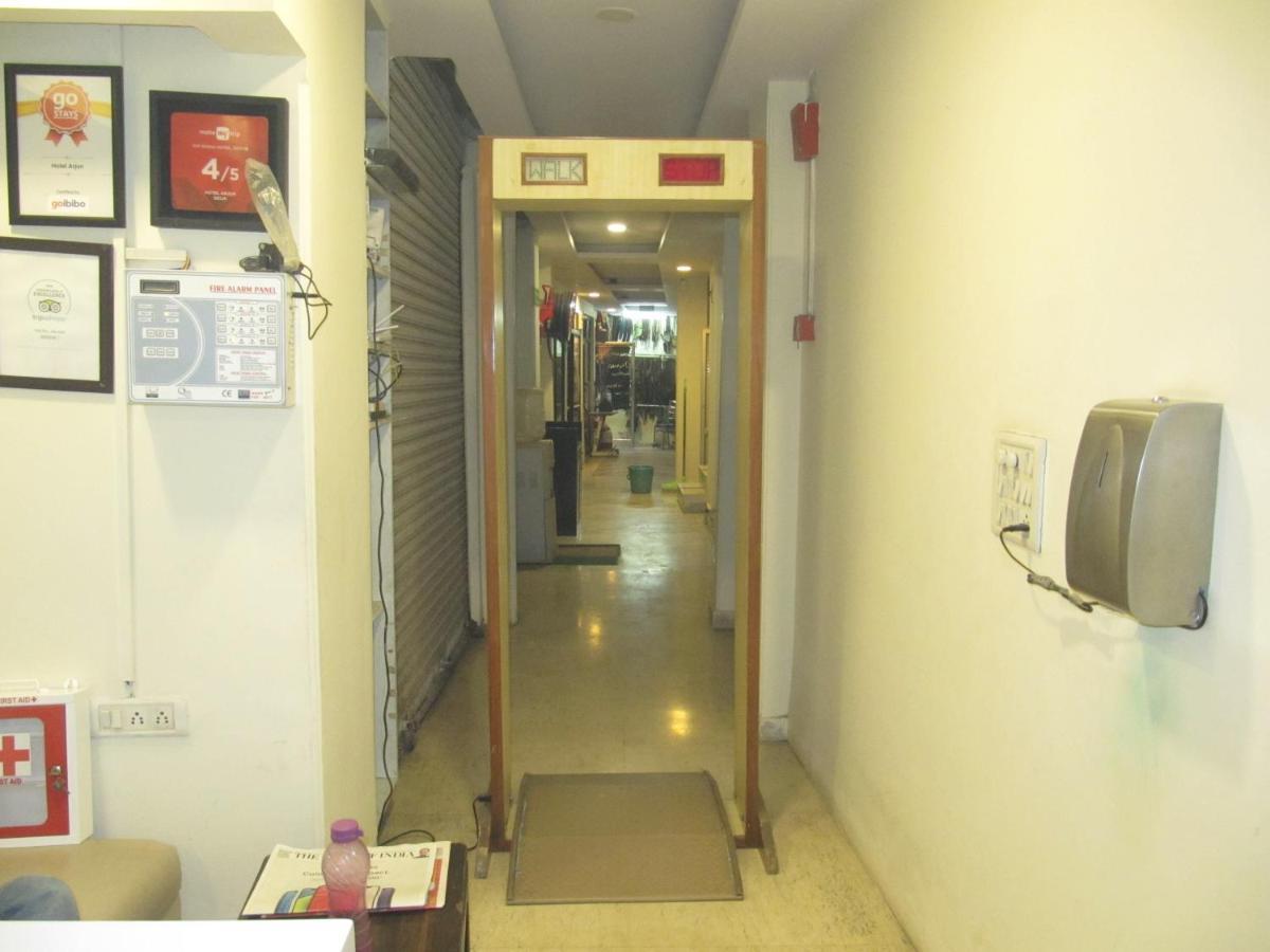 Hotel Arjun Nowe Delhi Zewnętrze zdjęcie