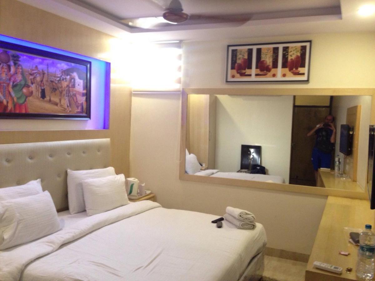 Hotel Arjun Nowe Delhi Zewnętrze zdjęcie