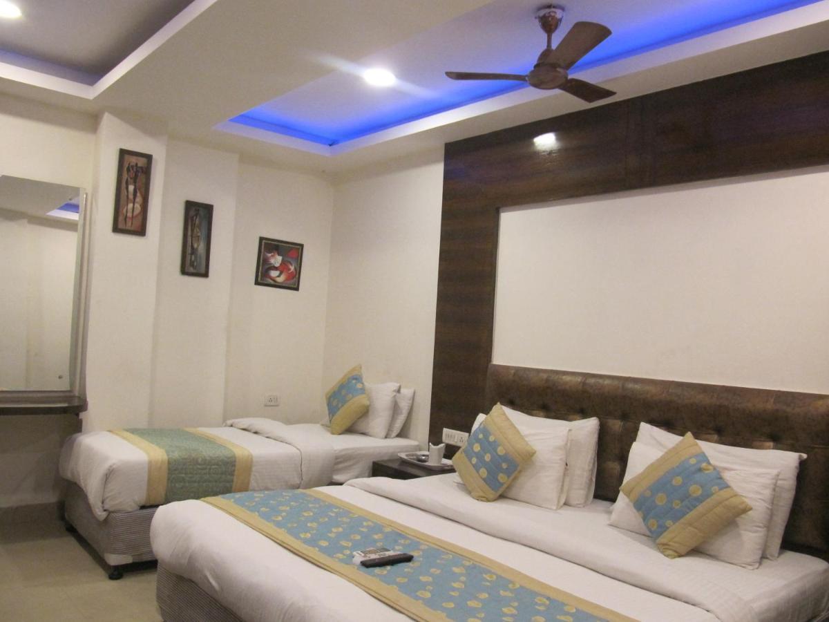 Hotel Arjun Nowe Delhi Zewnętrze zdjęcie