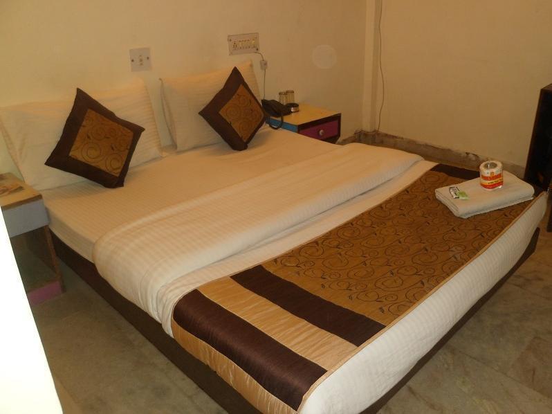 Hotel Arjun Nowe Delhi Zewnętrze zdjęcie