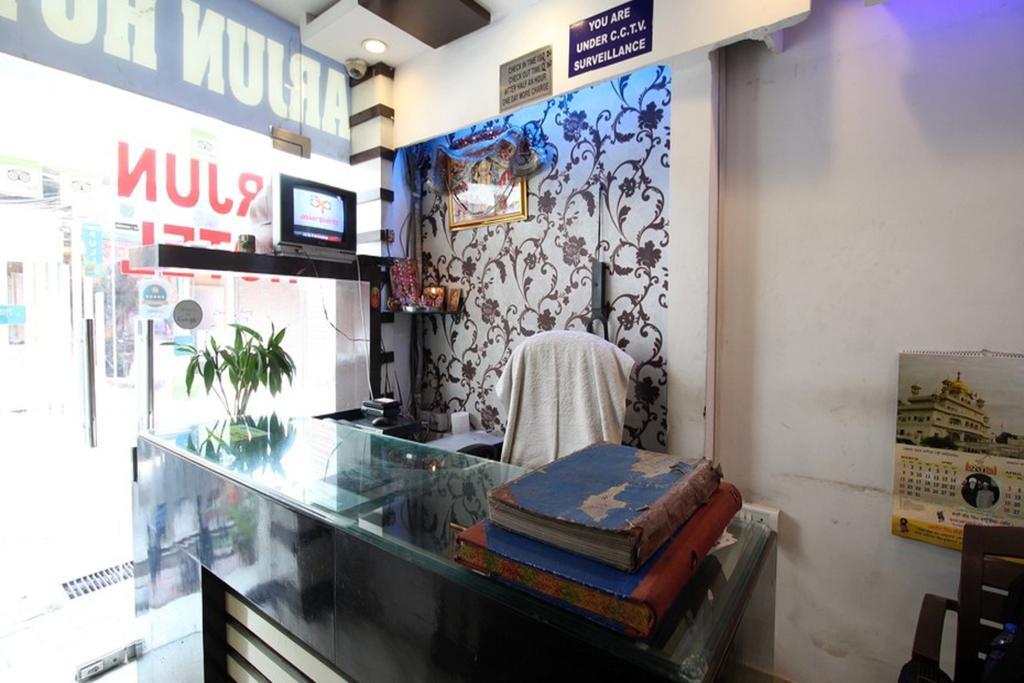 Hotel Arjun Nowe Delhi Zewnętrze zdjęcie