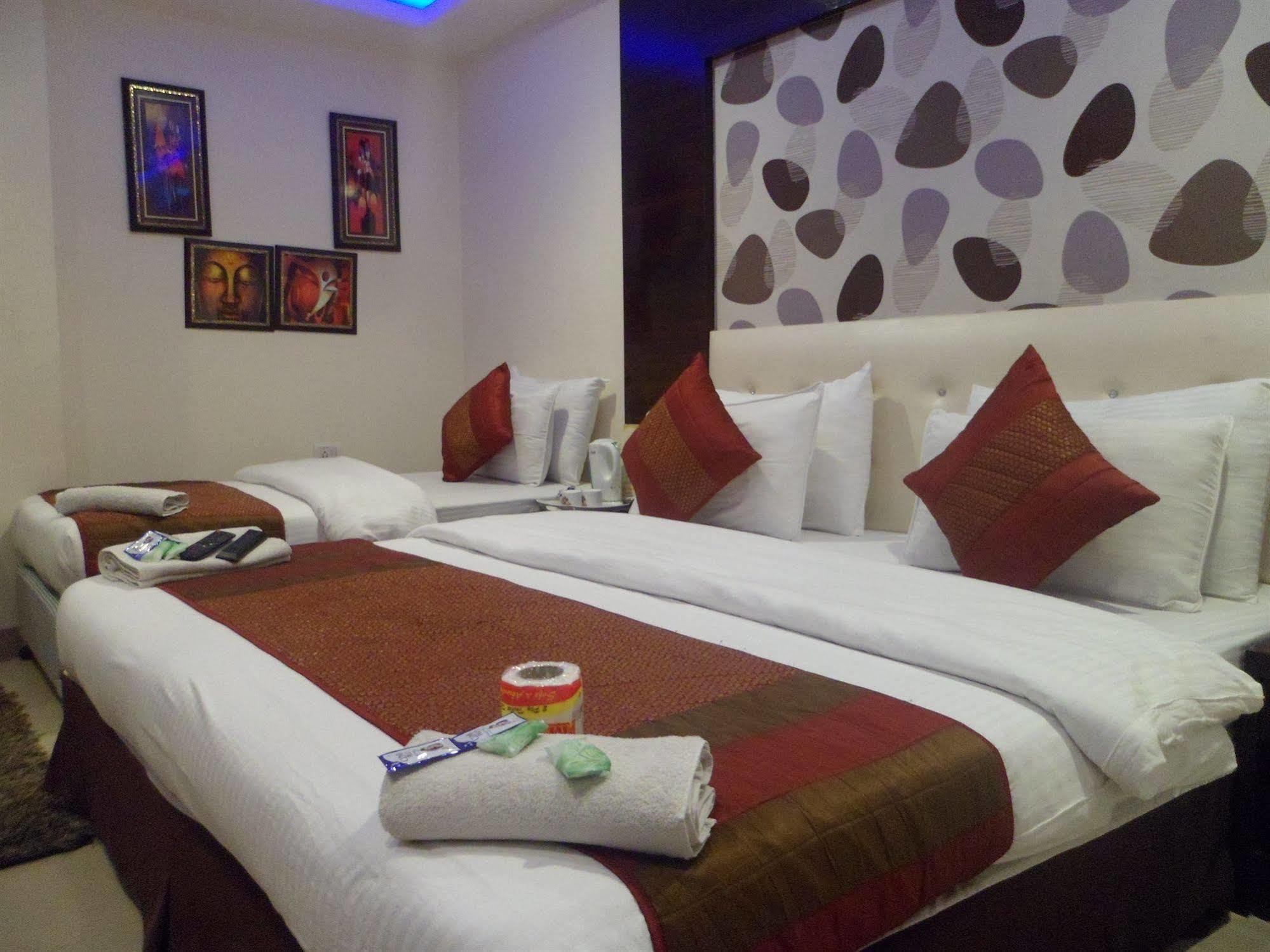 Hotel Arjun Nowe Delhi Zewnętrze zdjęcie