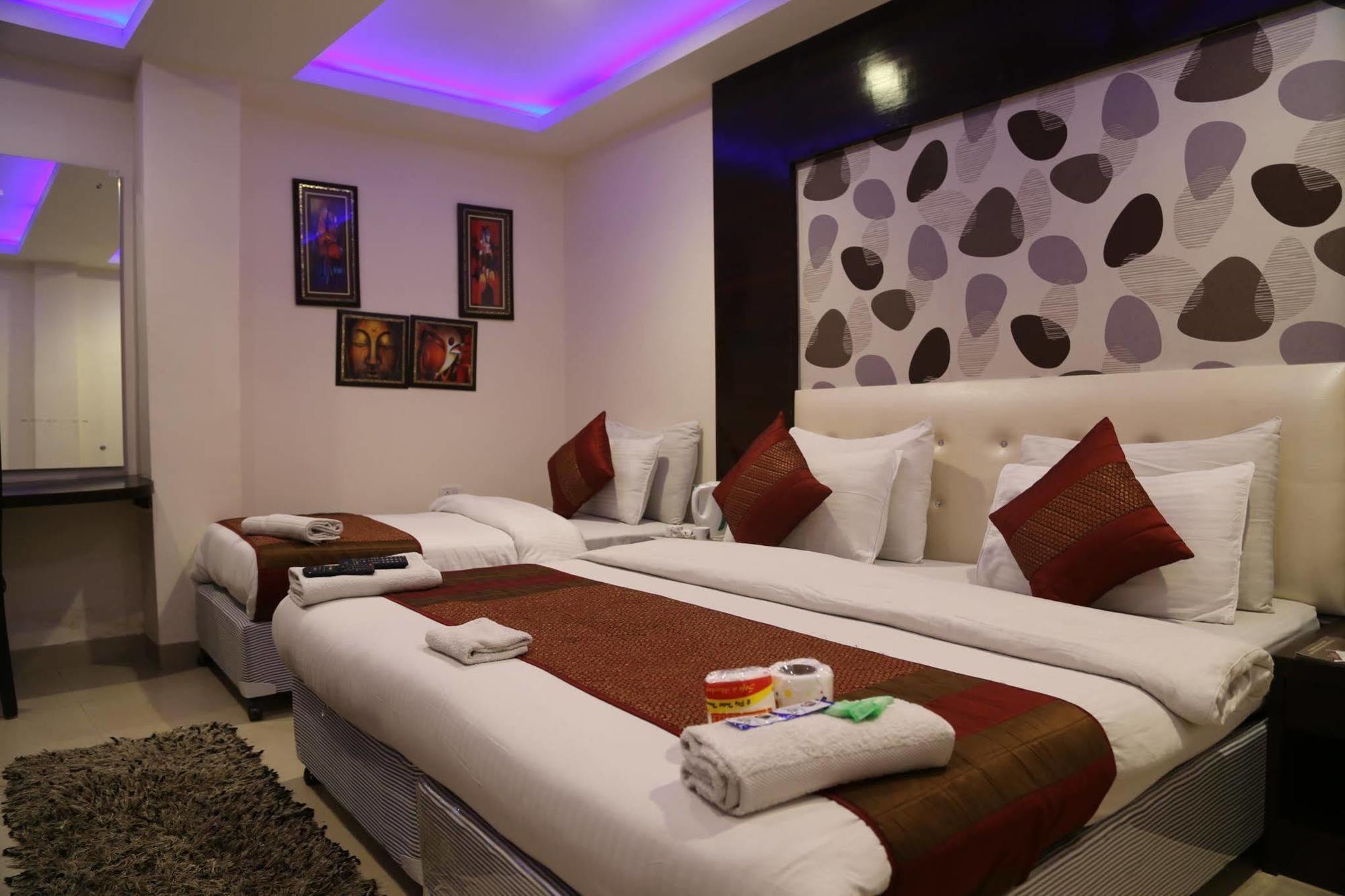 Hotel Arjun Nowe Delhi Zewnętrze zdjęcie