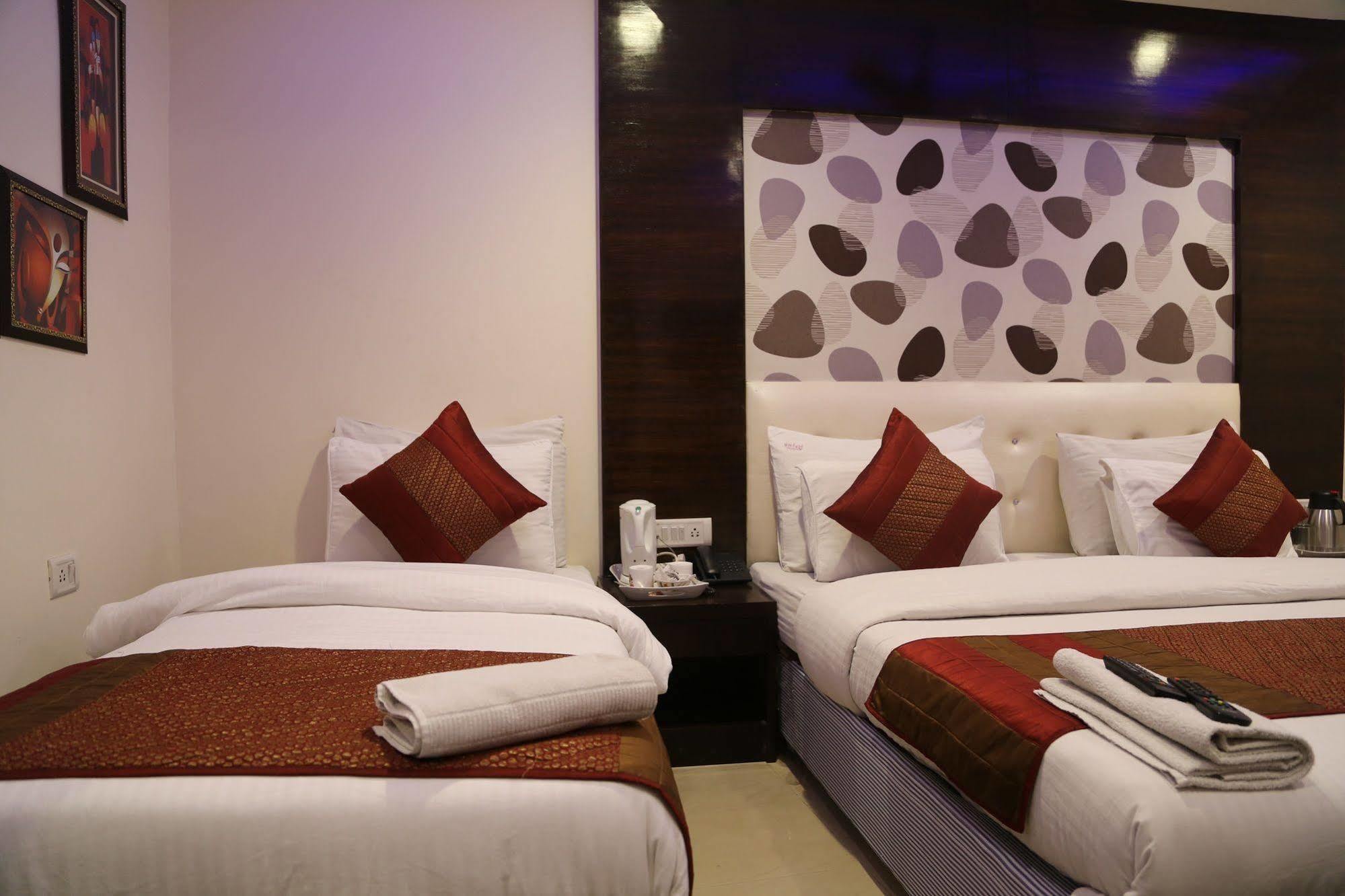 Hotel Arjun Nowe Delhi Zewnętrze zdjęcie