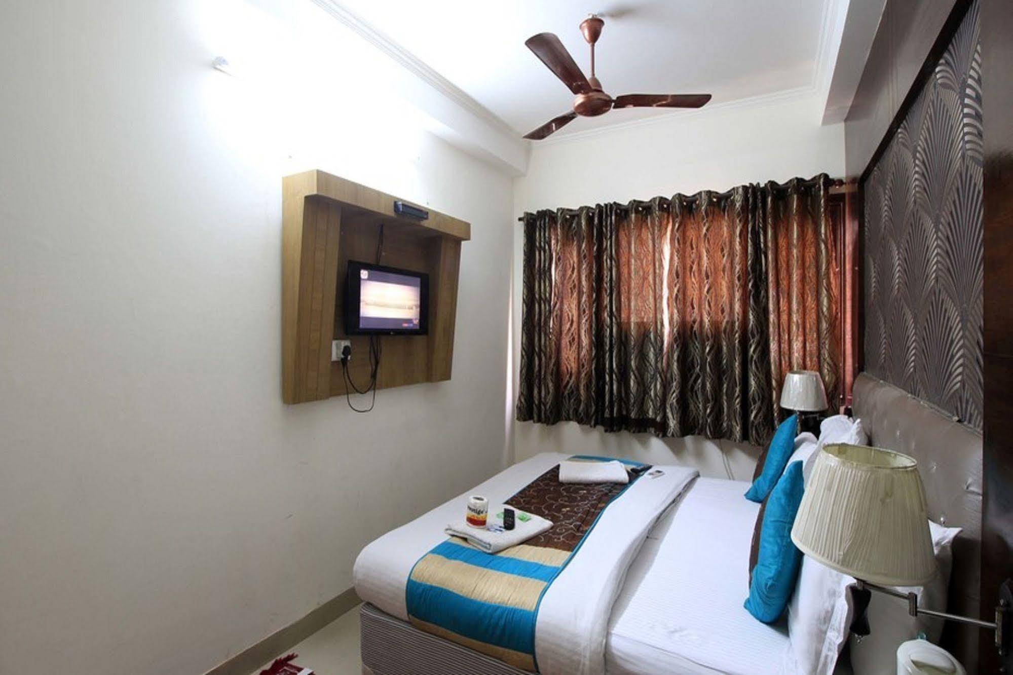 Hotel Arjun Nowe Delhi Zewnętrze zdjęcie