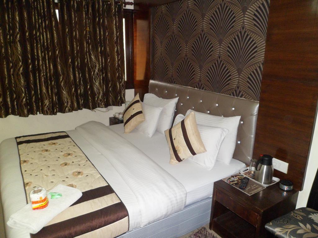Hotel Arjun Nowe Delhi Pokój zdjęcie